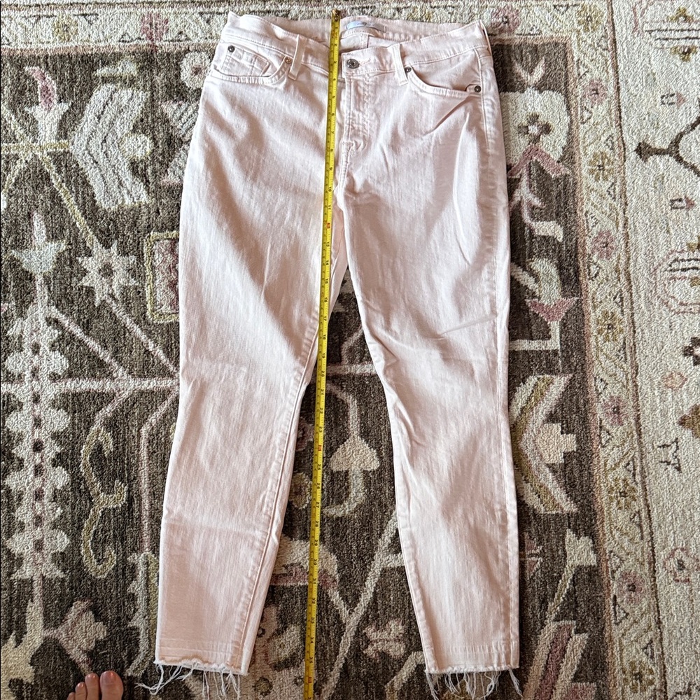 7 For All Mankind Light Pink Ankle Jeans with stretch and frayed cuffs. Size 29 - Picture 8 of 8